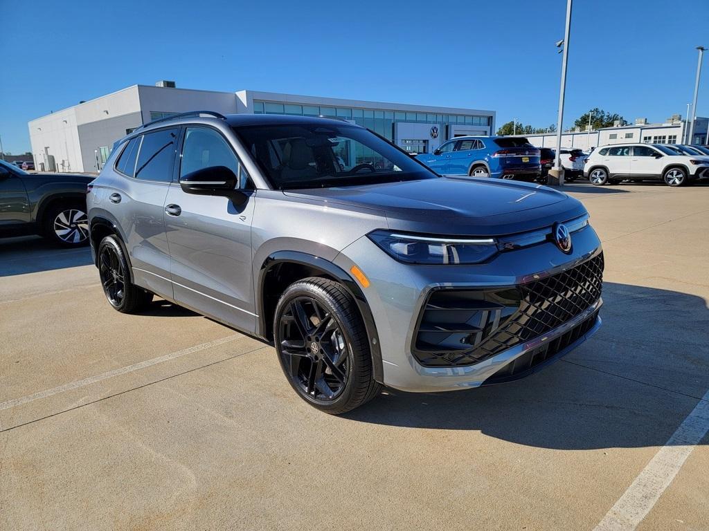 new 2025 Volkswagen Tiguan car, priced at $37,811