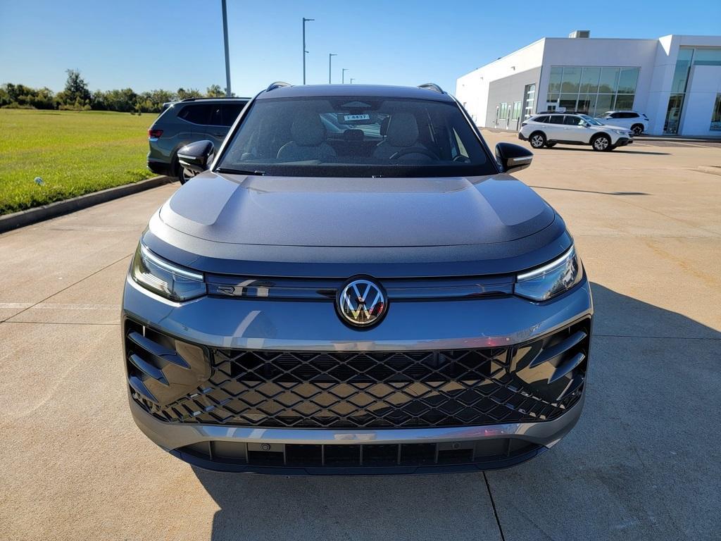 new 2025 Volkswagen Tiguan car, priced at $37,811