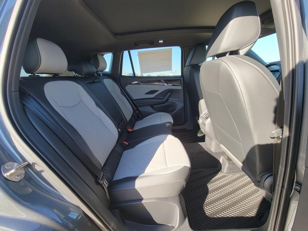 new 2025 Volkswagen Tiguan car, priced at $37,811