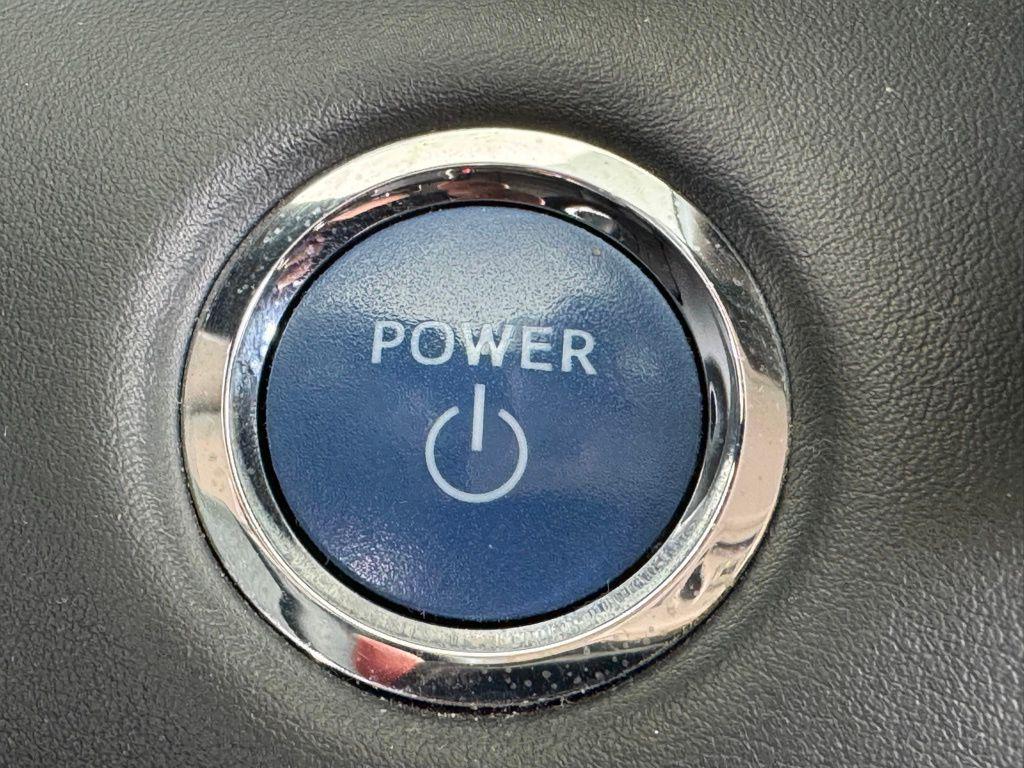 used 2022 Toyota Highlander Hybrid car, priced at $37,134