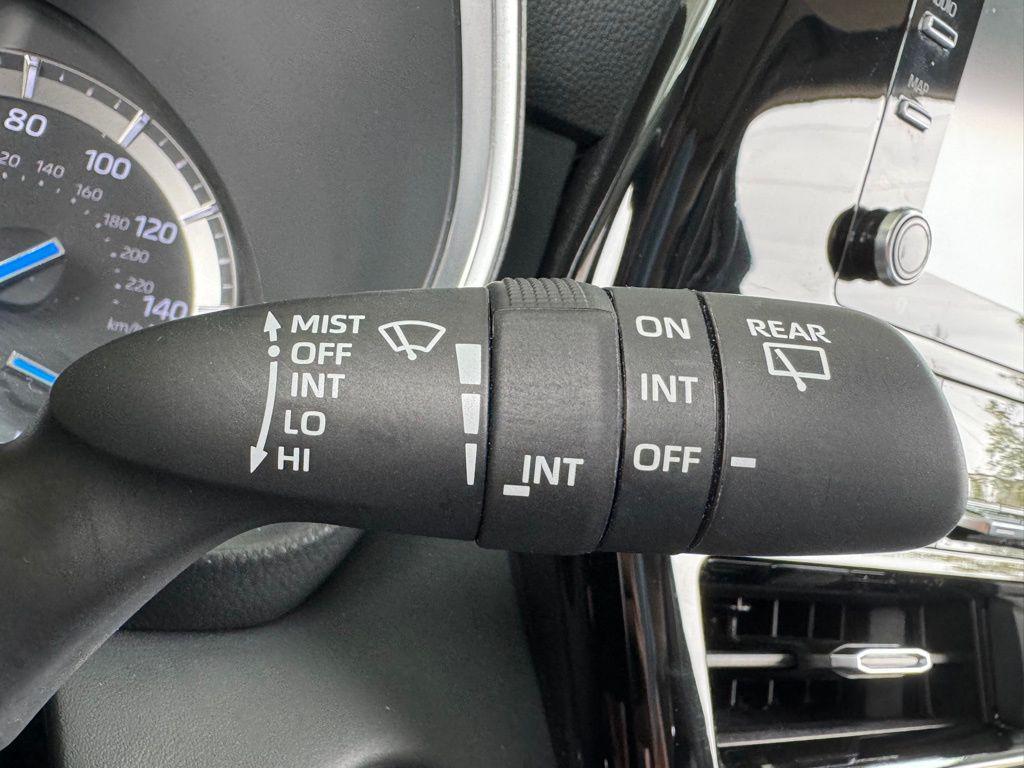 used 2022 Toyota Highlander Hybrid car, priced at $37,134