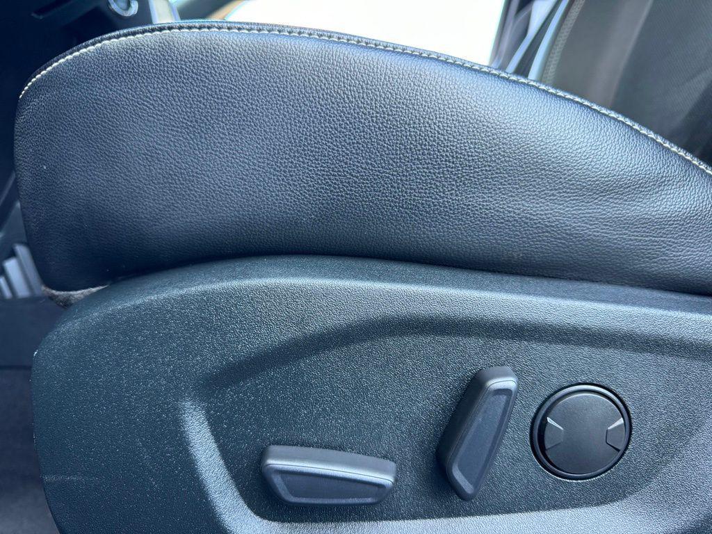 used 2022 Ford Edge car, priced at $32,000
