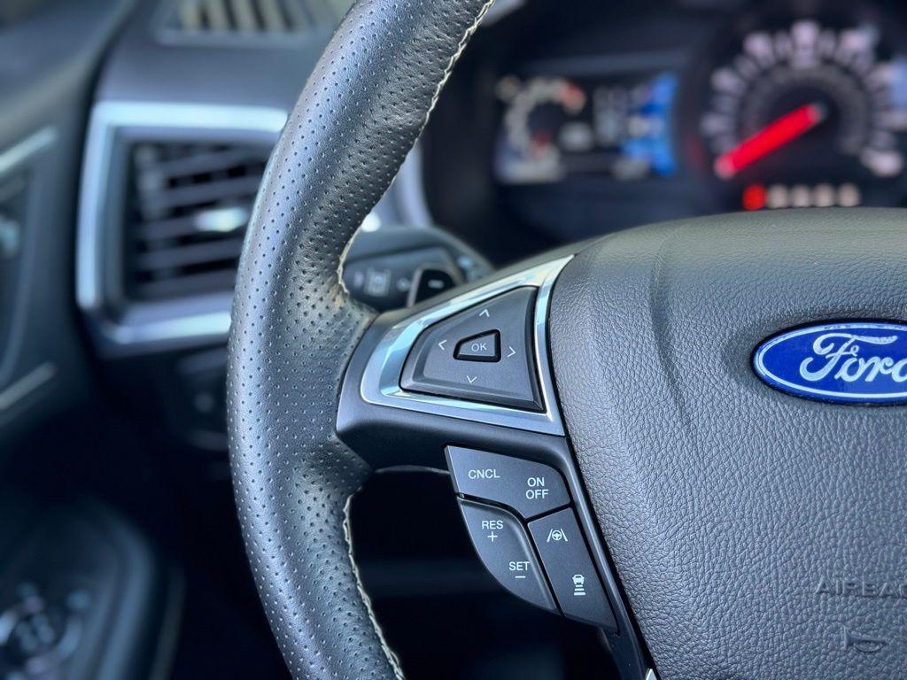used 2022 Ford Edge car, priced at $32,000