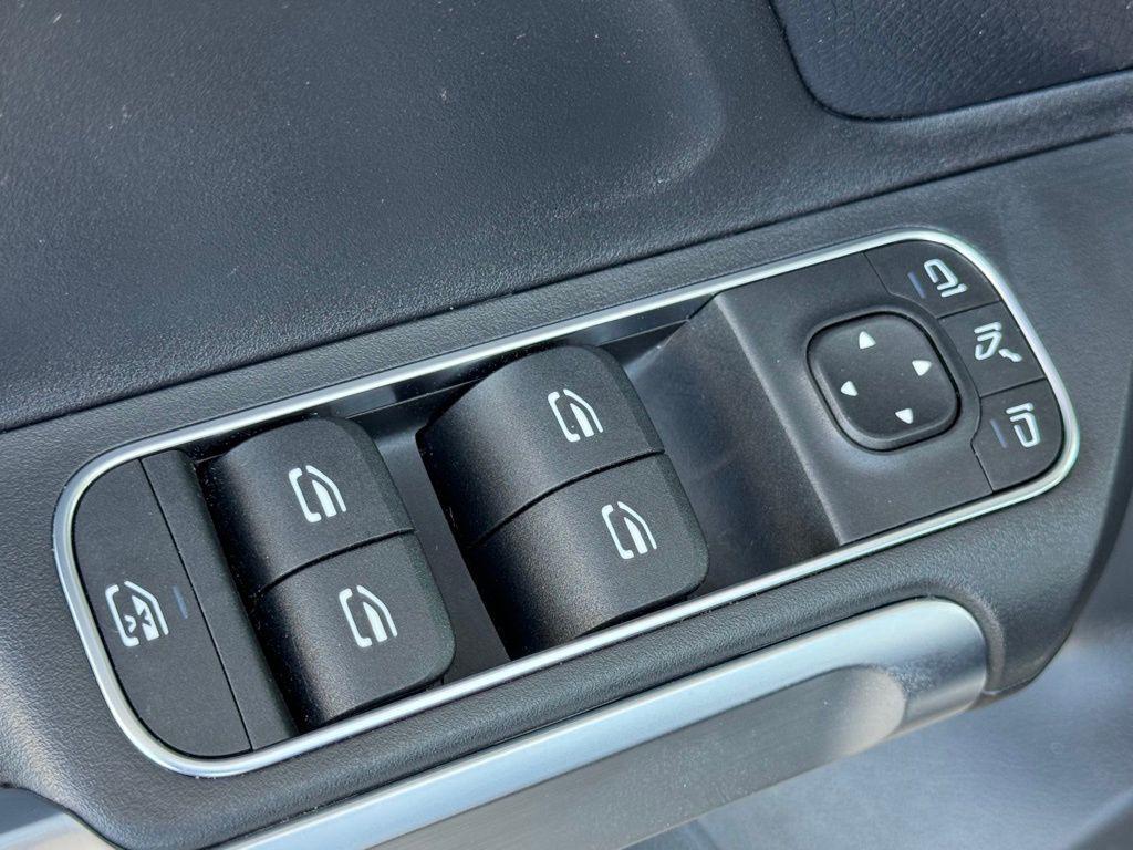 used 2023 Mercedes-Benz GLB 250 car, priced at $32,391