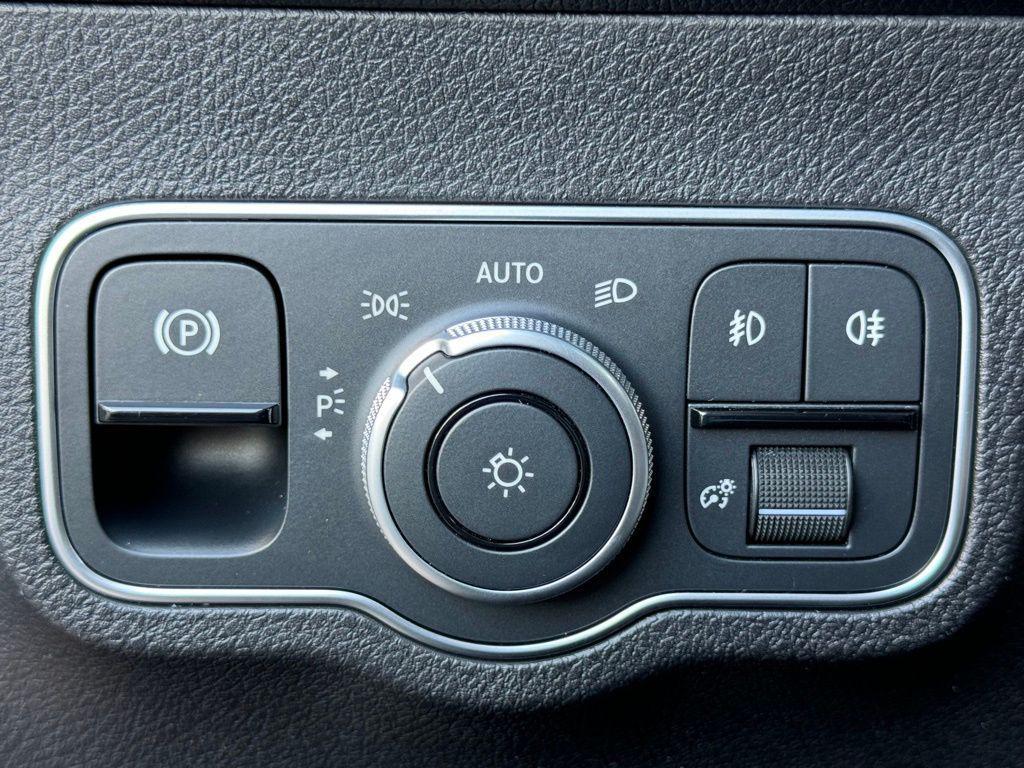 used 2023 Mercedes-Benz GLB 250 car, priced at $32,391