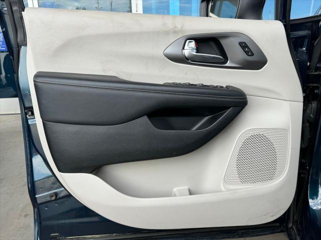 used 2023 Chrysler Pacifica car, priced at $22,000