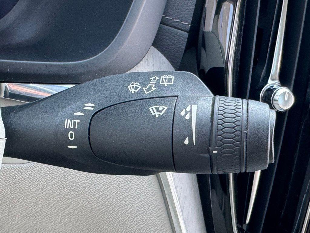 used 2022 Volvo XC60 car, priced at $26,391