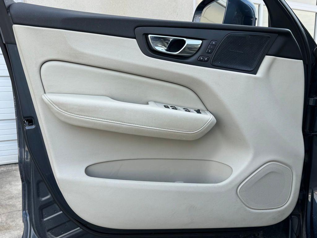 used 2022 Volvo XC60 car, priced at $26,391