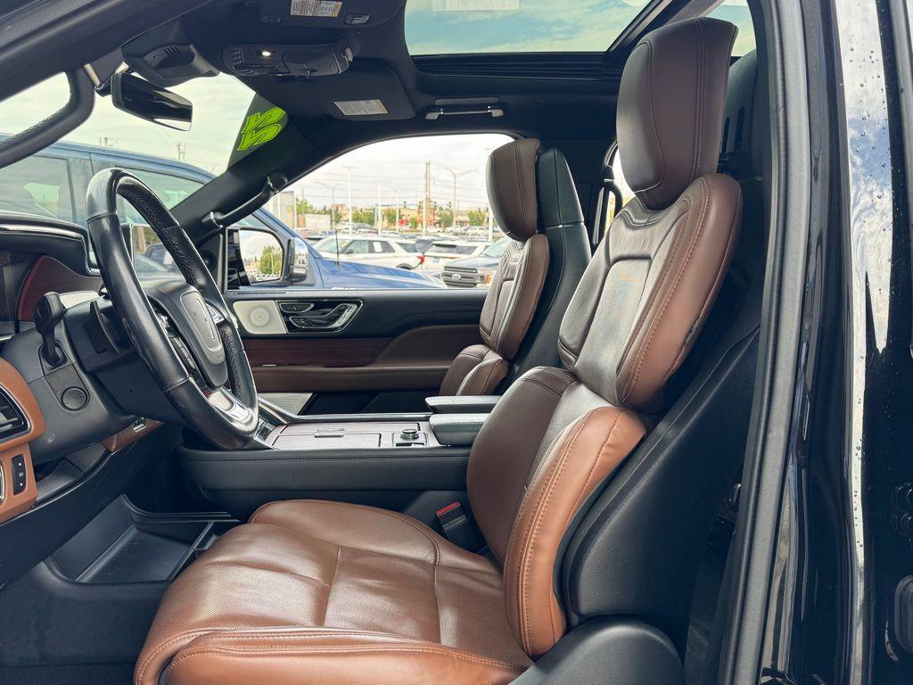 used 2022 Lincoln Navigator car, priced at $51,791
