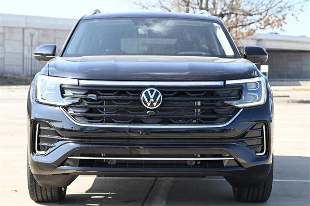 new 2025 Volkswagen Atlas car, priced at $54,604