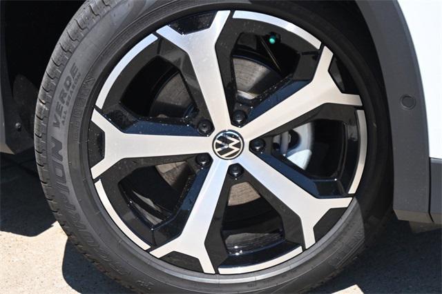 new 2025 Volkswagen Tiguan car, priced at $32,926