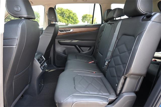 new 2026 Volkswagen Atlas car, priced at $41,086