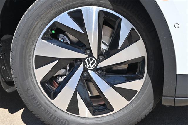 new 2025 Volkswagen ID.4 car, priced at $37,566