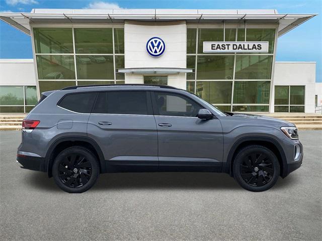 new 2024 Volkswagen Atlas car, priced at $43,739