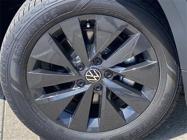 new 2024 Volkswagen Taos car, priced at $24,386