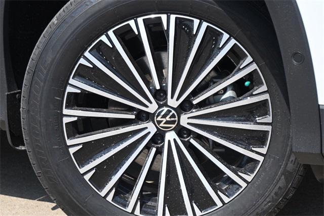 new 2025 Volkswagen Tiguan car, priced at $30,136