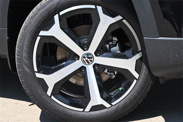 new 2025 Volkswagen Taos car, priced at $34,422