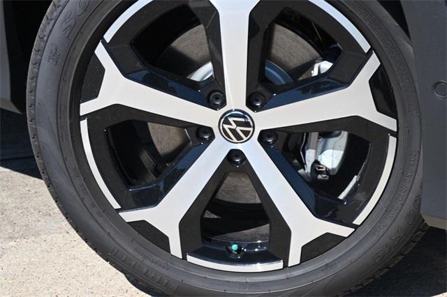 new 2025 Volkswagen Tiguan car, priced at $35,409