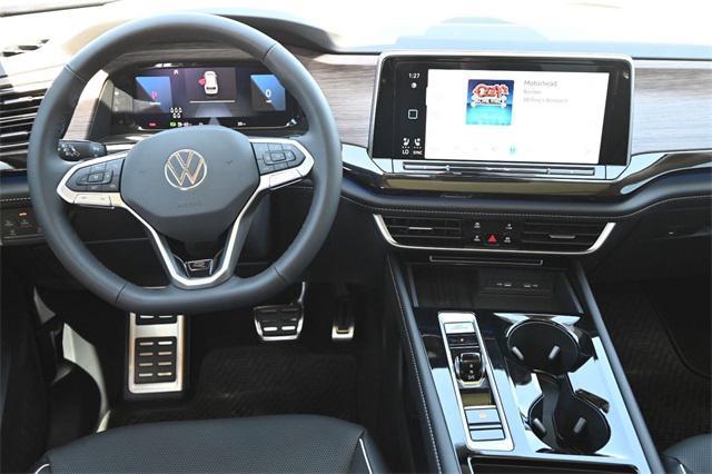 new 2025 Volkswagen Atlas car, priced at $52,051