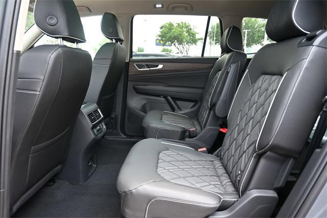new 2025 Volkswagen Atlas car, priced at $51,846