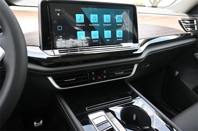 new 2025 Volkswagen Atlas car, priced at $51,846