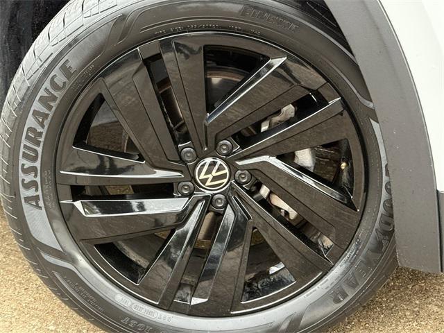 used 2022 Volkswagen Atlas Cross Sport car, priced at $23,789