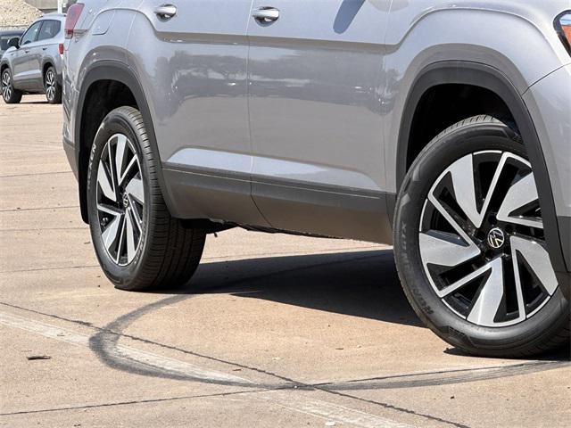 new 2024 Volkswagen Atlas car, priced at $40,766