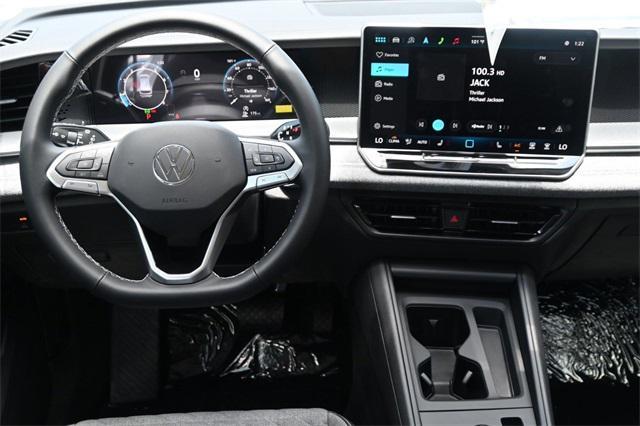 new 2025 Volkswagen Tiguan car, priced at $30,652