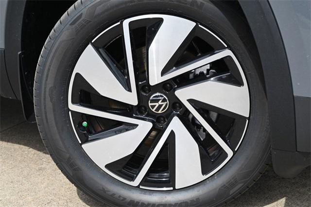 new 2025 Volkswagen Atlas car, priced at $42,389