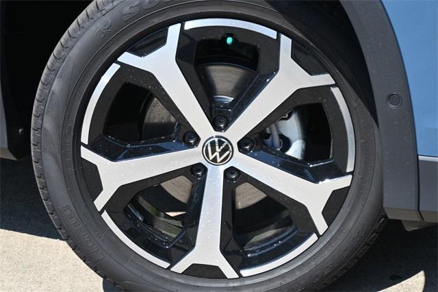 new 2025 Volkswagen Tiguan car, priced at $33,363