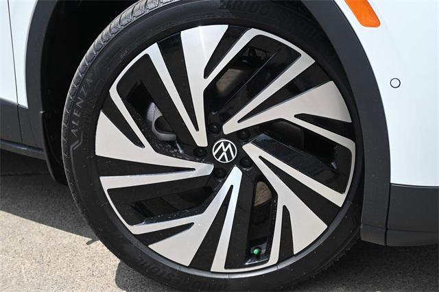 new 2025 Volkswagen ID.4 car, priced at $54,789