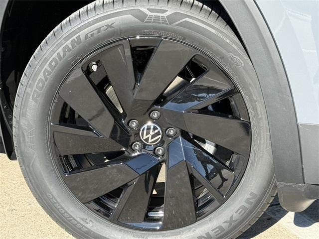 new 2026 Volkswagen Atlas Cross Sport car, priced at $46,414