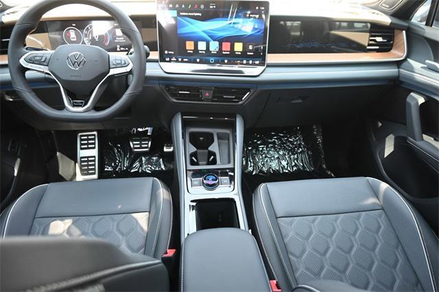 new 2025 Volkswagen Tiguan car, priced at $43,111