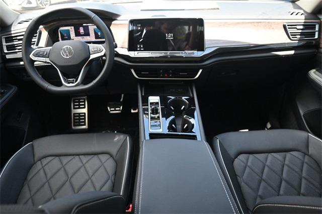 new 2025 Volkswagen Atlas car, priced at $49,374
