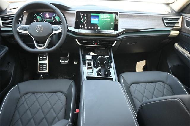 new 2025 Volkswagen Atlas car, priced at $51,335