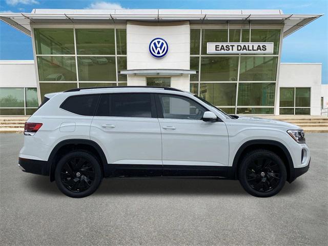 new 2024 Volkswagen Atlas car, priced at $43,484