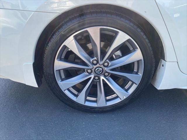 used 2022 Nissan Maxima car, priced at $29,987