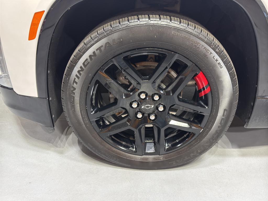 used 2024 Chevrolet Traverse car, priced at $44,735