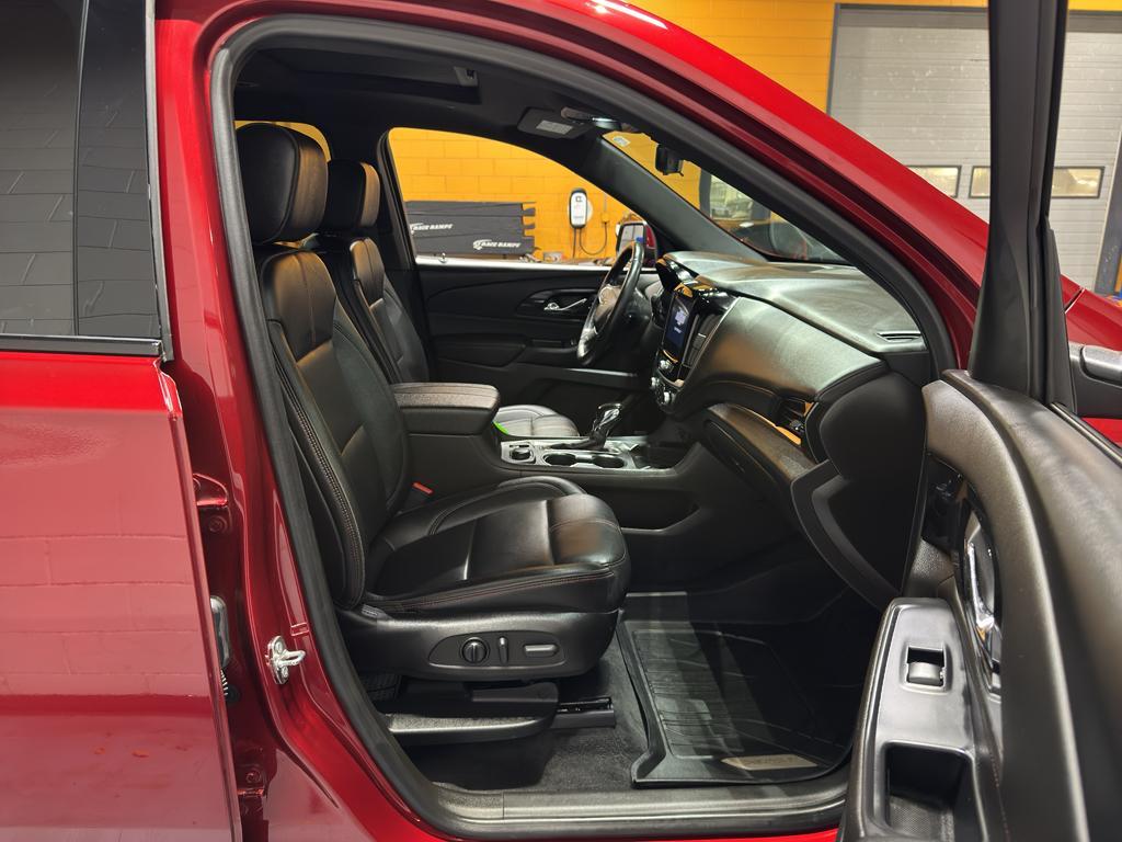 used 2022 Chevrolet Traverse car, priced at $29,785