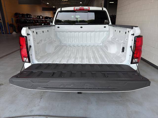 new 2025 Chevrolet Colorado car, priced at $49,015