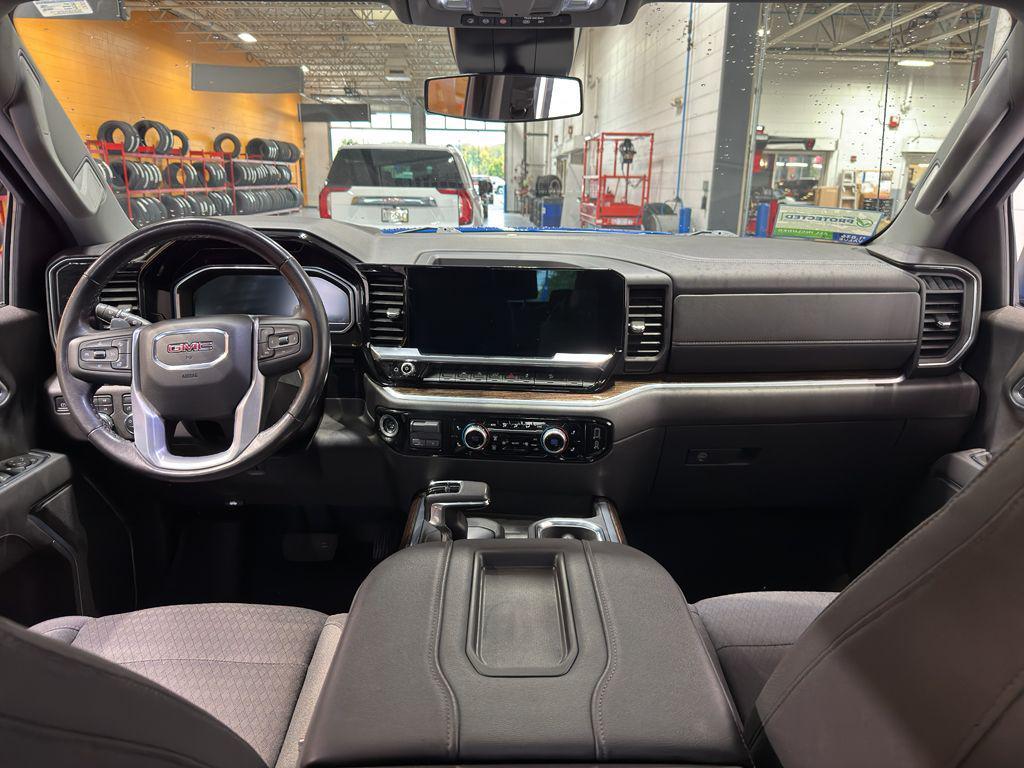 used 2022 GMC Sierra 1500 car, priced at $43,985