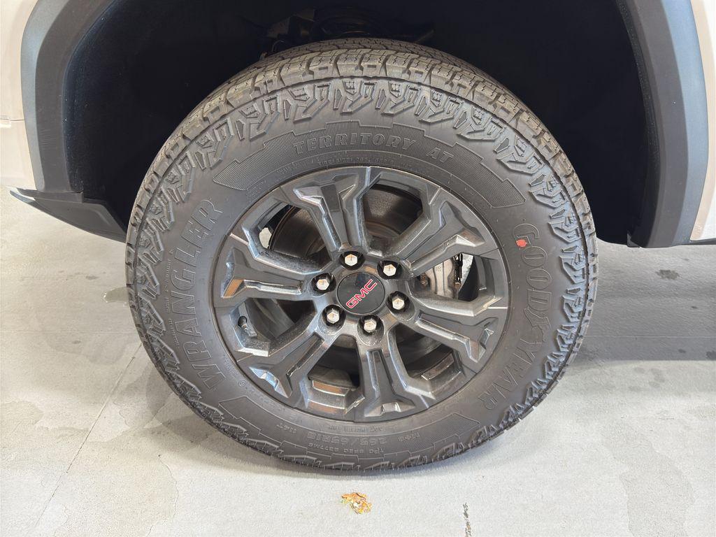 new 2025 GMC Canyon car, priced at $44,428