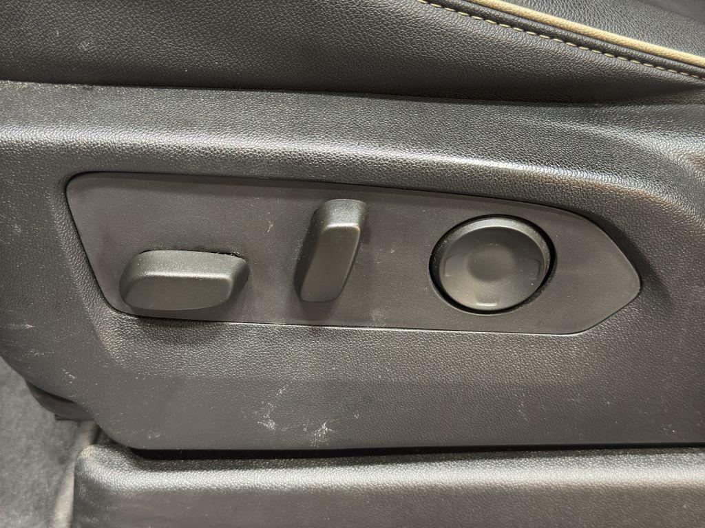 used 2023 GMC Yukon car, priced at $62,885