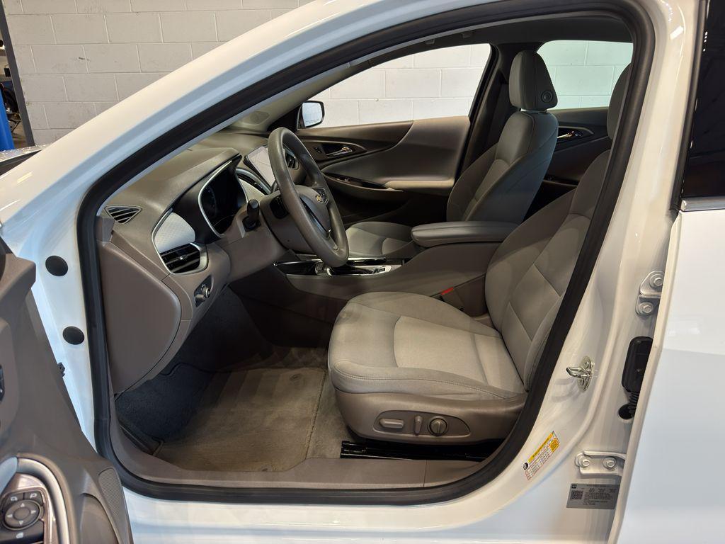 used 2024 Chevrolet Malibu car, priced at $18,990