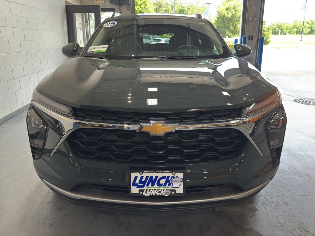 new 2025 Chevrolet Trax car, priced at $24,334