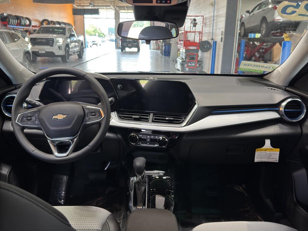 new 2025 Chevrolet Trax car, priced at $24,334