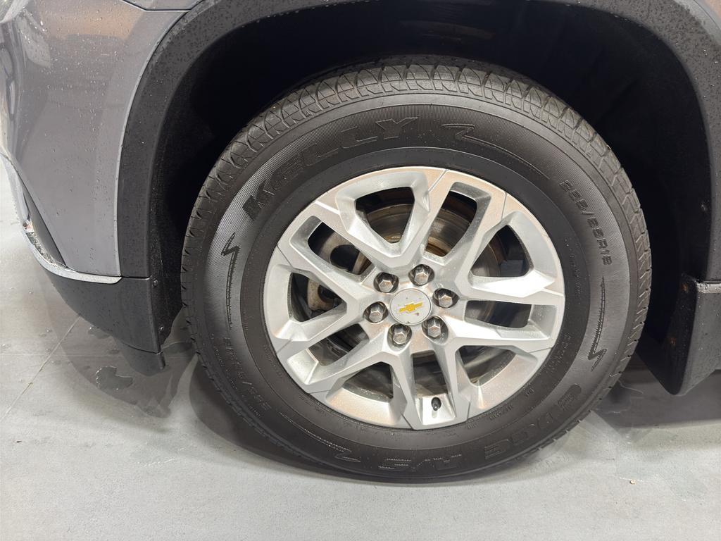 used 2020 Chevrolet Traverse car, priced at $27,290