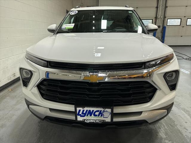 new 2025 Chevrolet TrailBlazer car, priced at $28,572