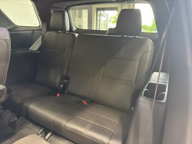 used 2023 Chevrolet Traverse car, priced at $40,980