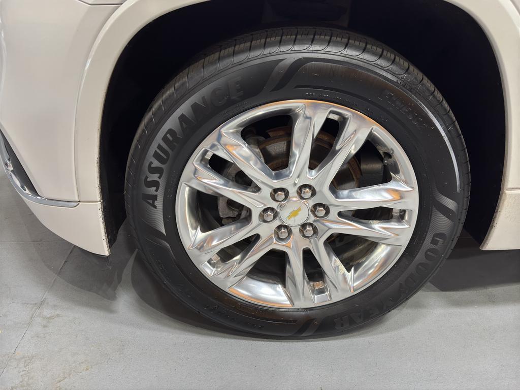 used 2018 Chevrolet Traverse car, priced at $17,485